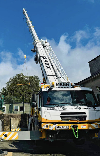 New Grove GMK3060L-1&nbsp;drives busy schedule for Mann Crane Hire